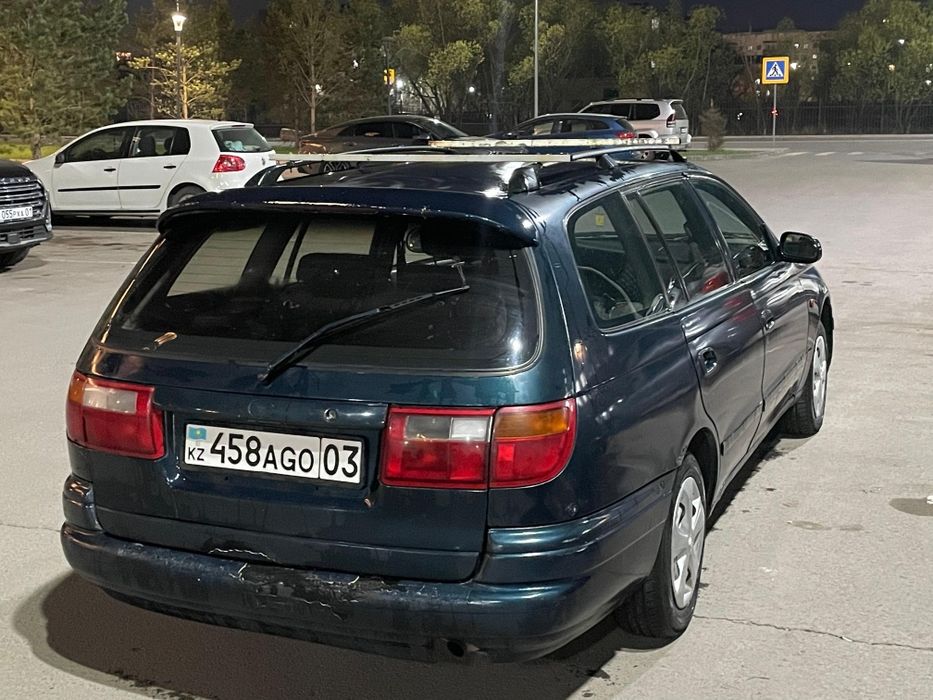 Toyota Carina E 1,6 МКПП универсал