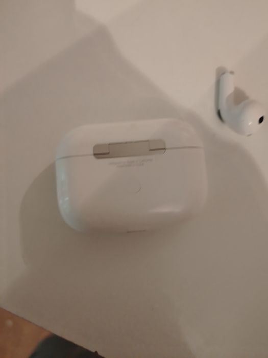 Airpods pro продаётся 20 к можно  торг