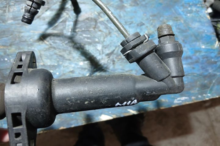 Pompa ambreiaj 6Q0721261E 6Q0721261E Volkswagen VW Polo a 4-a generat