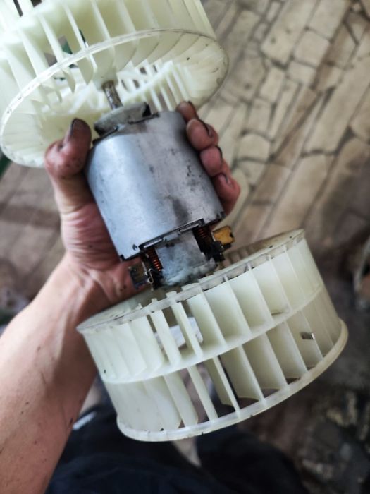 Моторчик печки 124 103 мотор с кондицилнером