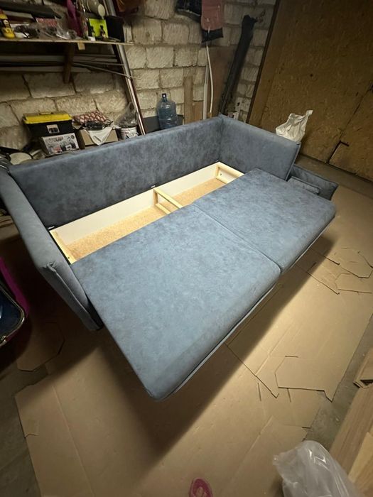 Продается диван в хорошем состоянии