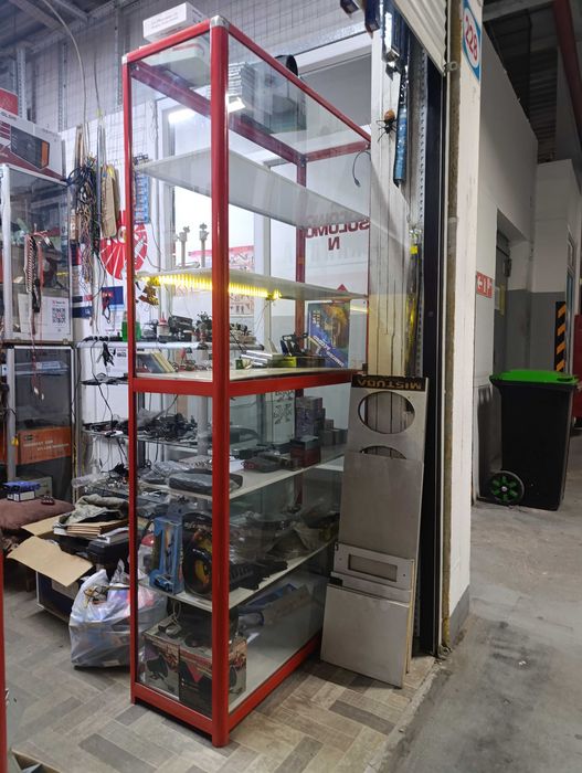 Срочно продам витрины