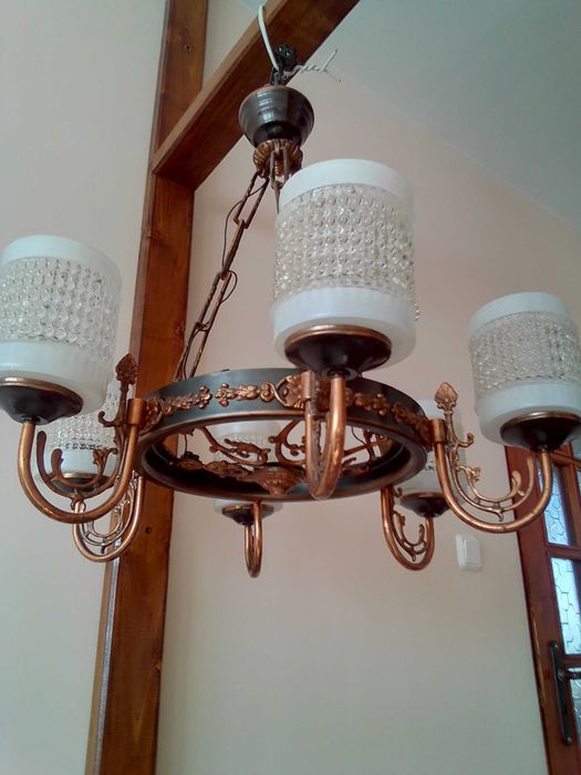 шест лампов полюлей