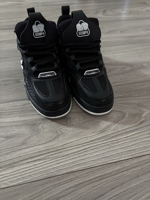 lv skate sunt noi fara cutie