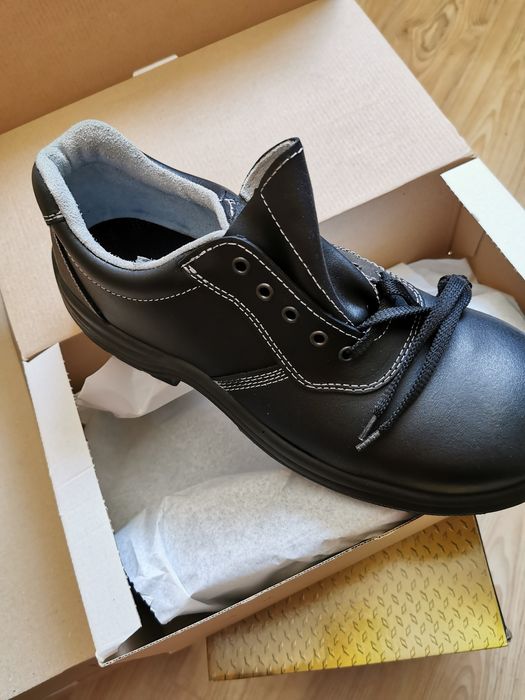 Нови обуки ! Нови обувки.