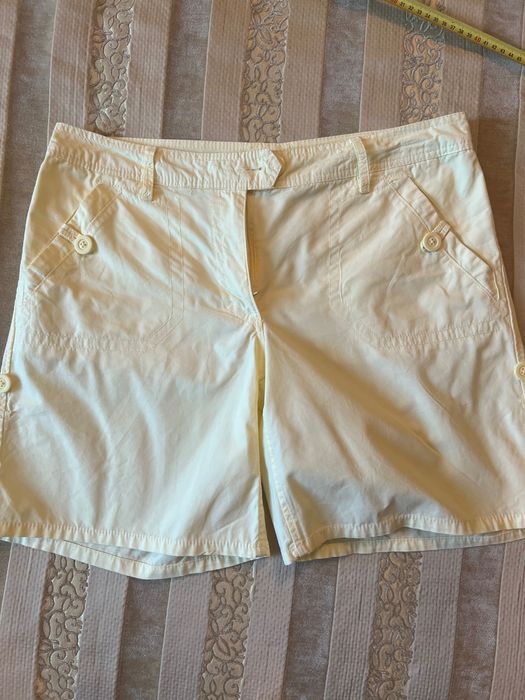 Pantaloni scurti HM 42