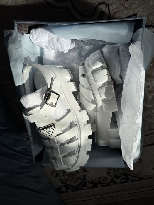 Срочна продам обувь от PRADA