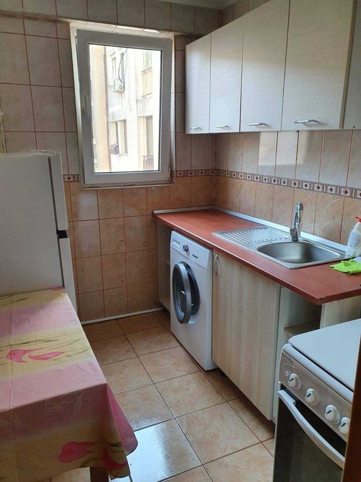 Inchiriez apartament doua camere