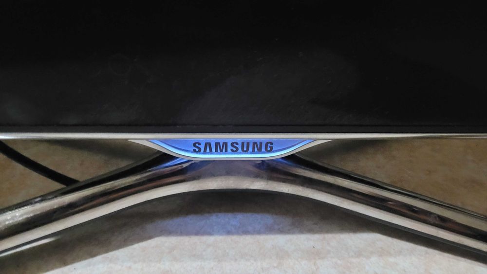 Продам большой телевизор SAMSUNG