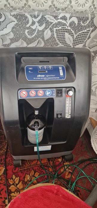 Vând  trei  buc .concentrator de oxigen PHILIPS de 5litri, Devibiss de