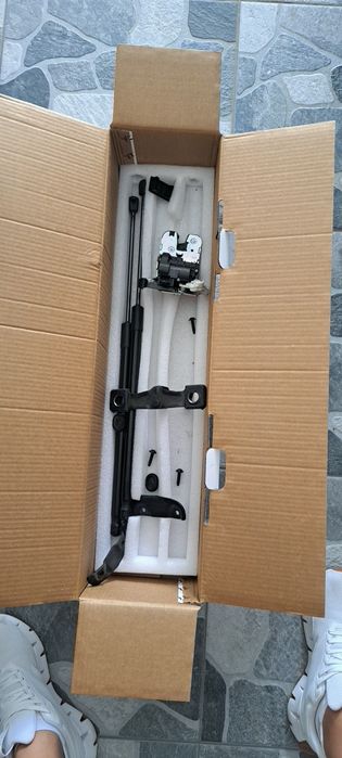 Багажник амортисьори и ключалка wv passat 8.5