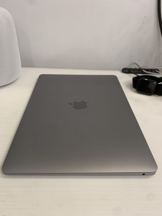 Продам б/у MacBook Air M1 8/256
