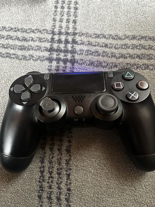 PS4 Slim 500GB + GTA 5 + 2 controllere originale