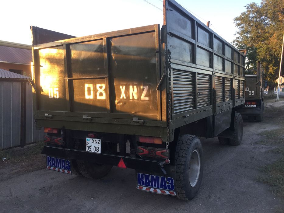 Продам бортовой прицеп на камаз