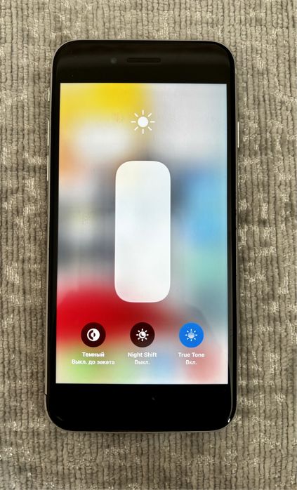 Продам iphone SE 2020