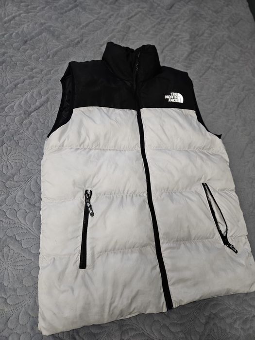 Vesta The north face , o culoare deosebita care v a intoarce priviri