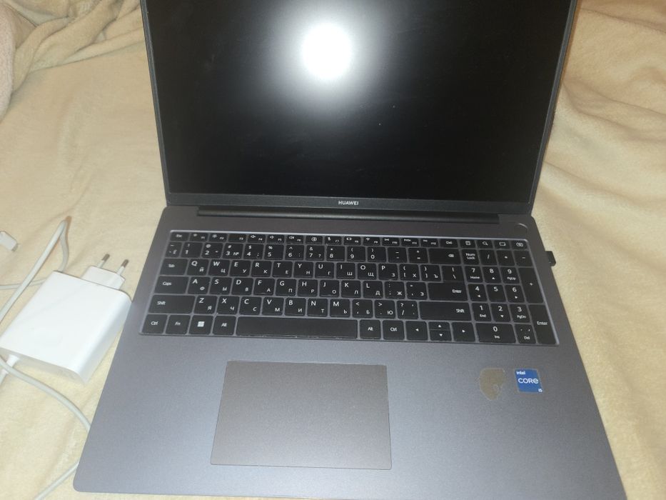 HUAWEI MateBook D16