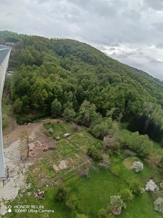 Продава, заменя УПИ 2300кв.м 5 броя съседни парцела  2.4км.от център