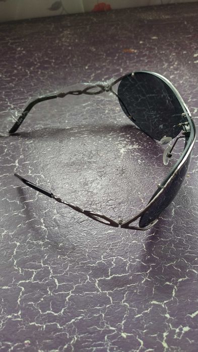 Красива туника с цветя и слънчеви очила