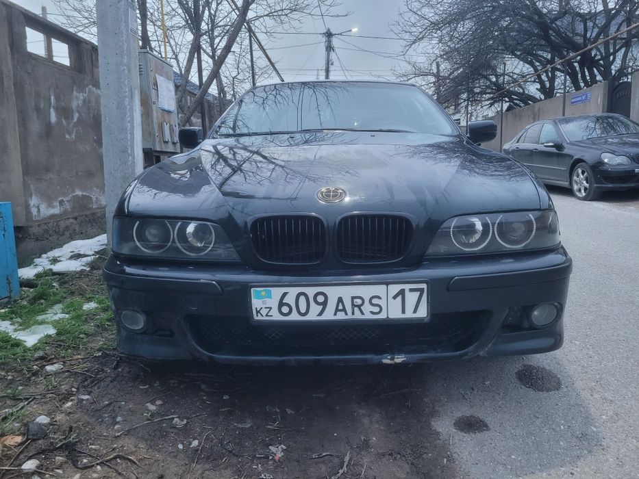 Продам на запчасти бмв е39