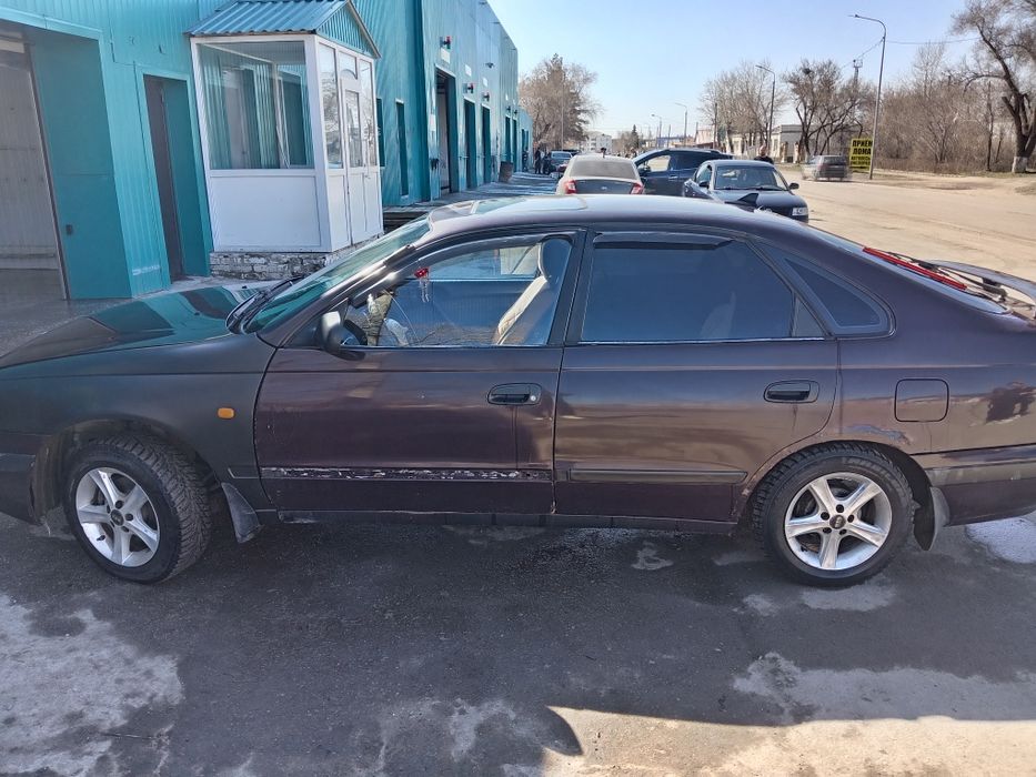 Продам Карину Е 1994