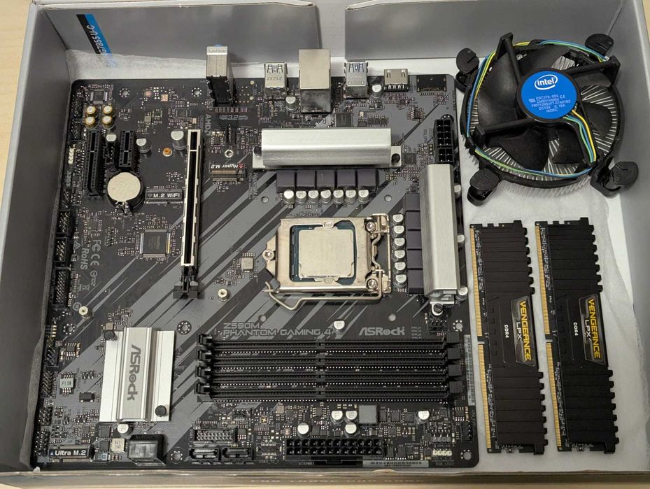 Kit Intel I5 10400F + MB ASRock Z590M PhantomGaming 4 + 16 GB RAM DDR4