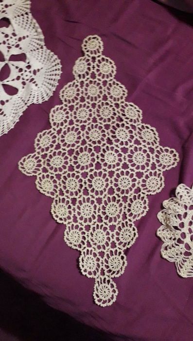 Ръчно плетени покривки за маса