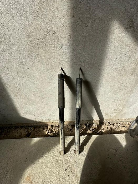 W211 запчасти разные.