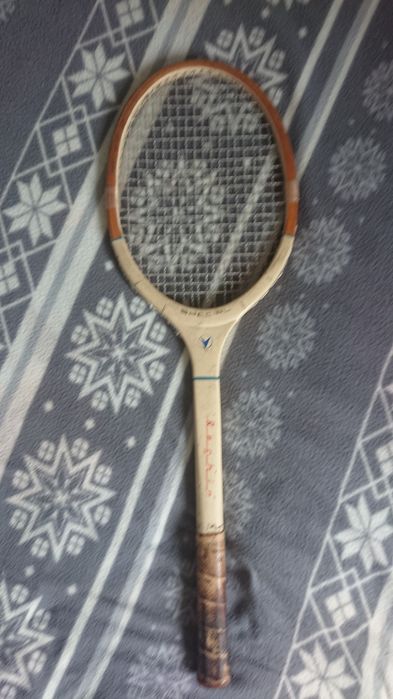 Rachieta tenis romaneasca de Reghin