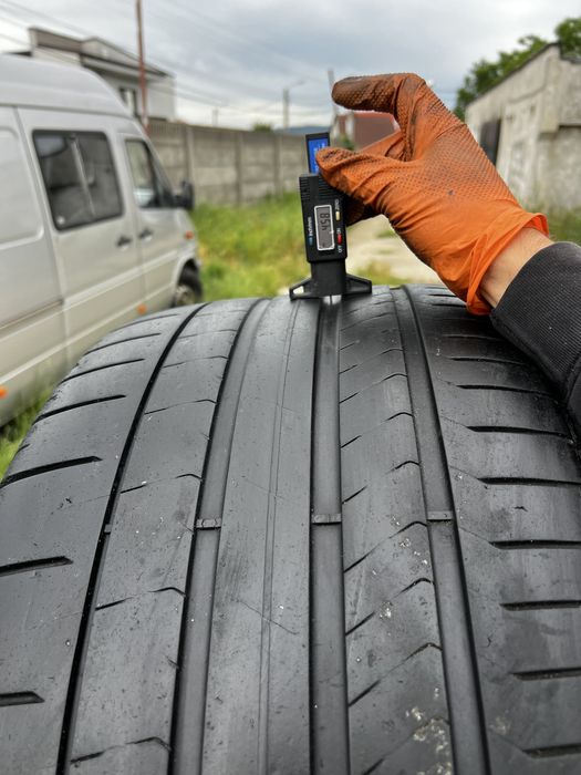 2 anvelope vara 315/40/21 + 275/45/21 , Pirelli !
