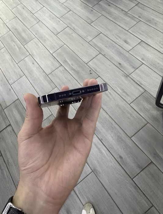 Iphone 14 pro purple