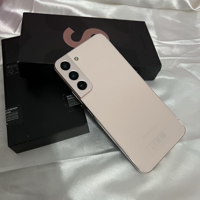 Смартфон Samsung Galaxy s22+