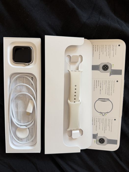 Apple Watch SE3 2026 GPS 40mm cu bratara S/M si garantie