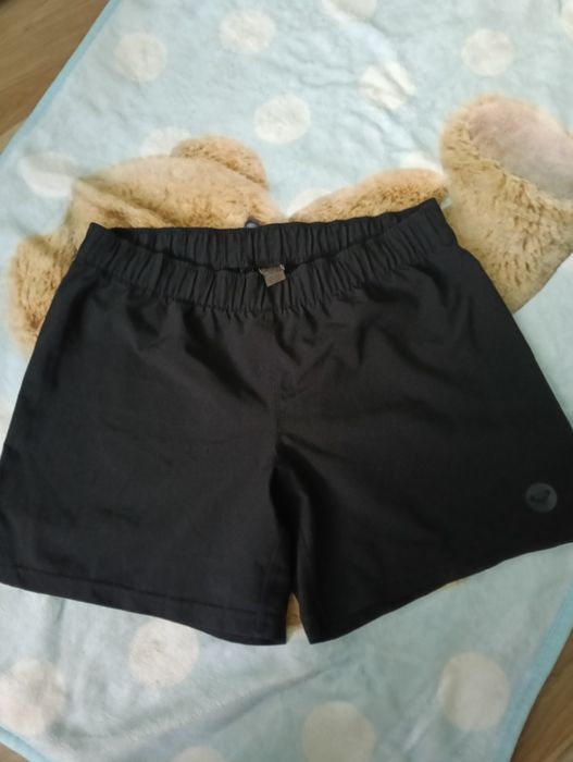 Vând pantaloni scurți