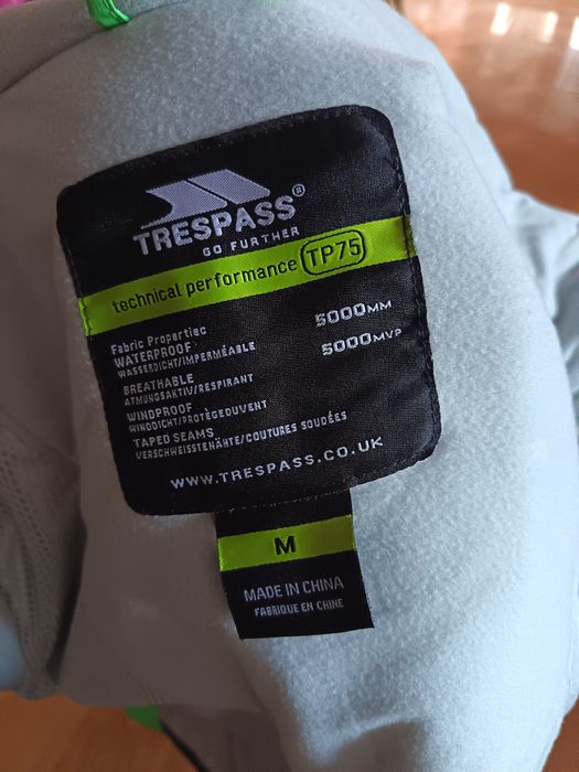 Costum schii cu bocancii columbia