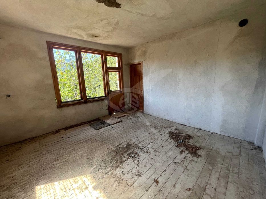 Продава се Къща в с. Забърдо, Област Смолян - 279 кв.м за 132 €/кв.м - Снимка #3