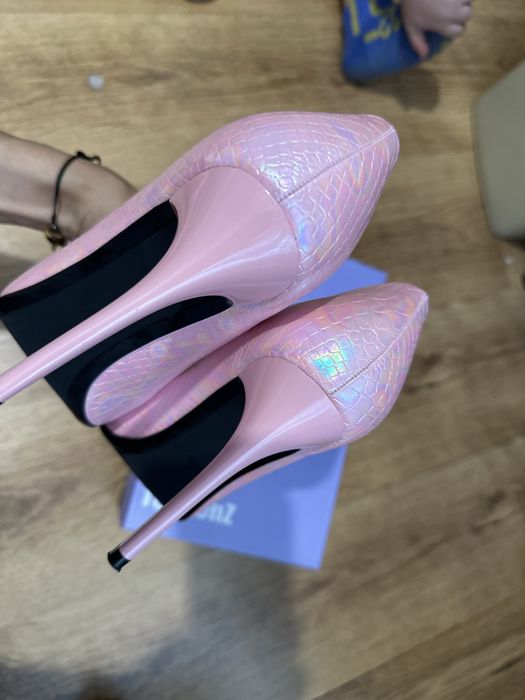 Дамски остри елегантни обувки с тънък ток в цвят розов хамелеон