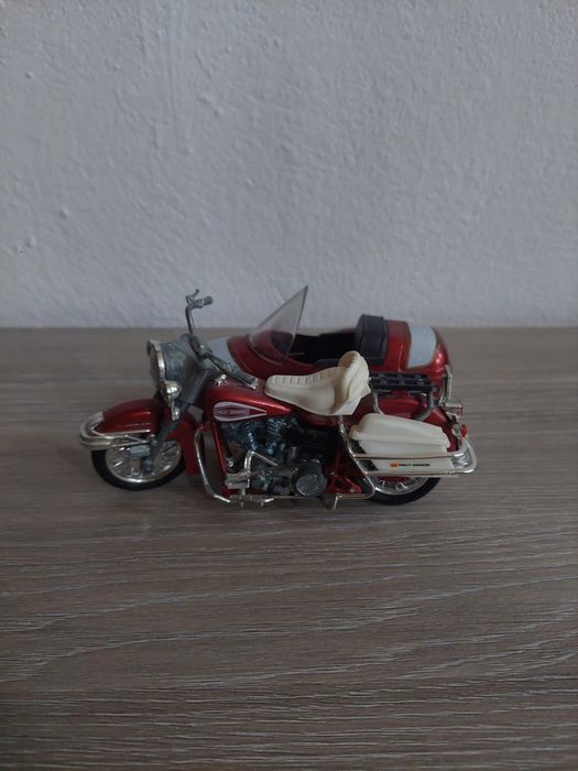 Machetă Harley Davidson cu ataș