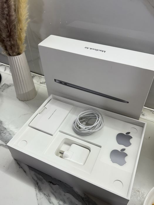 Macbook air 13-inch Chip M1