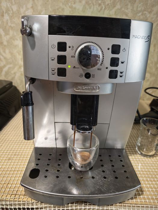 Delonghi ECAM 22.110.SB Magnifica S
