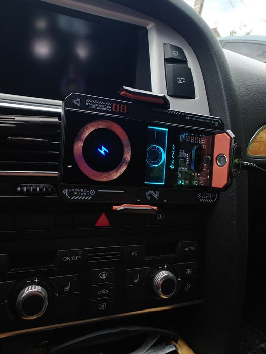 Suport auto pentru telefon cu wireless fast charging