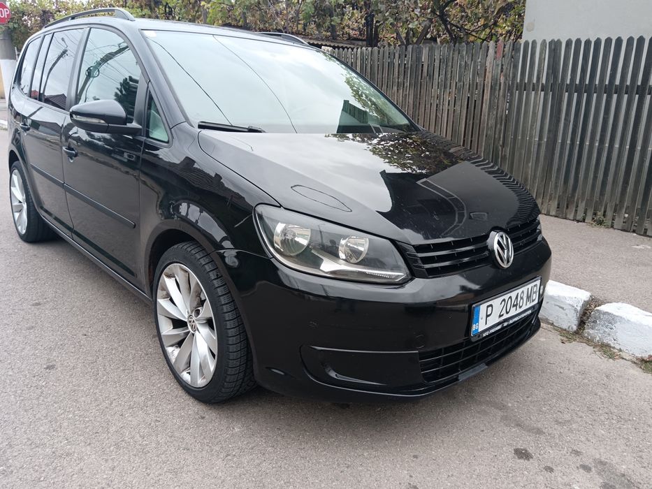 VOLKSWAGEN Touran