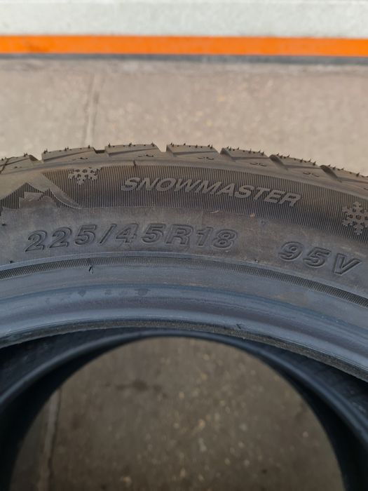 Зимни гуми 2 броя GOODRIDE SuperSnow Z507 225 45 R18 дот 3522