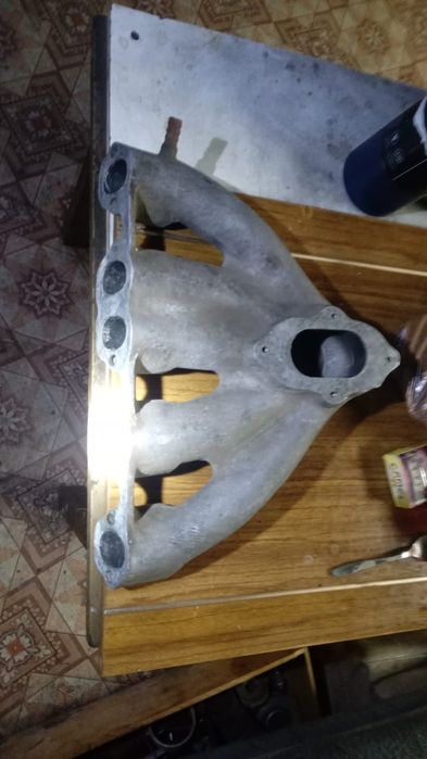 Продам впускной коллектор 60000