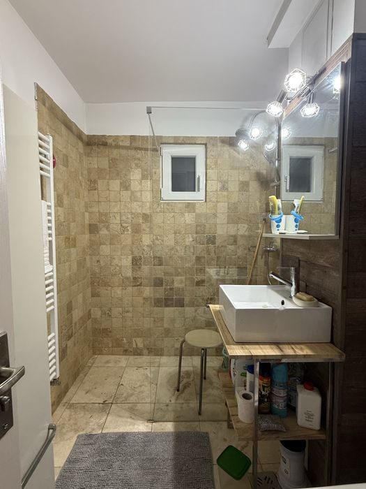 Apartament decomandat 3 camere,1 Mai Craiova