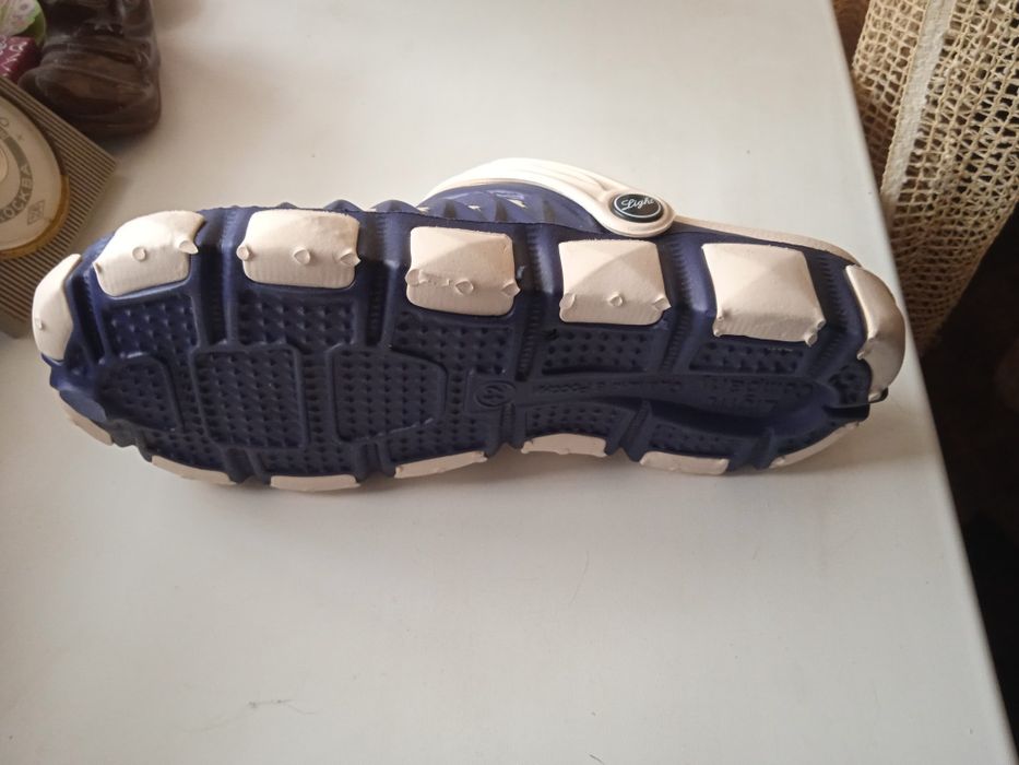 Продам недорого летние сабо