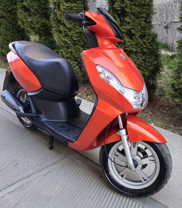 Vând Peugeot Kisbee 50 cmc Înmatriculat  Pornire la buton și la pedală