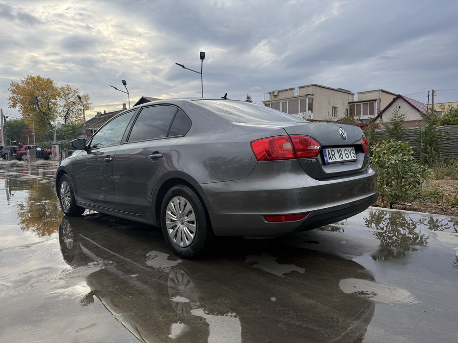 VOLKSWAGEN Jetta 2011 — imagine 3
