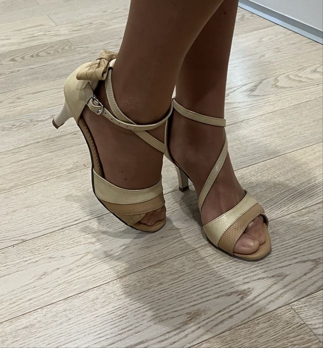 Sandale de dans din piele naturala marimea 36