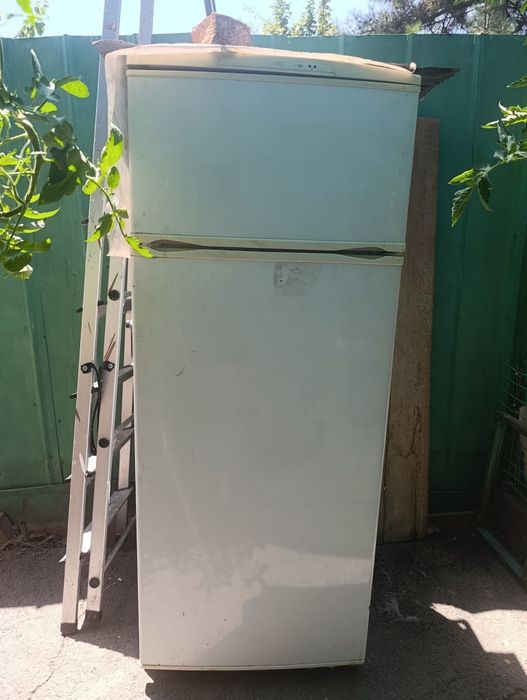 Продаю холодильник